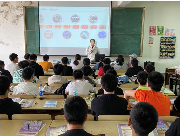 “心系青少年,关爱情无价”主题活动