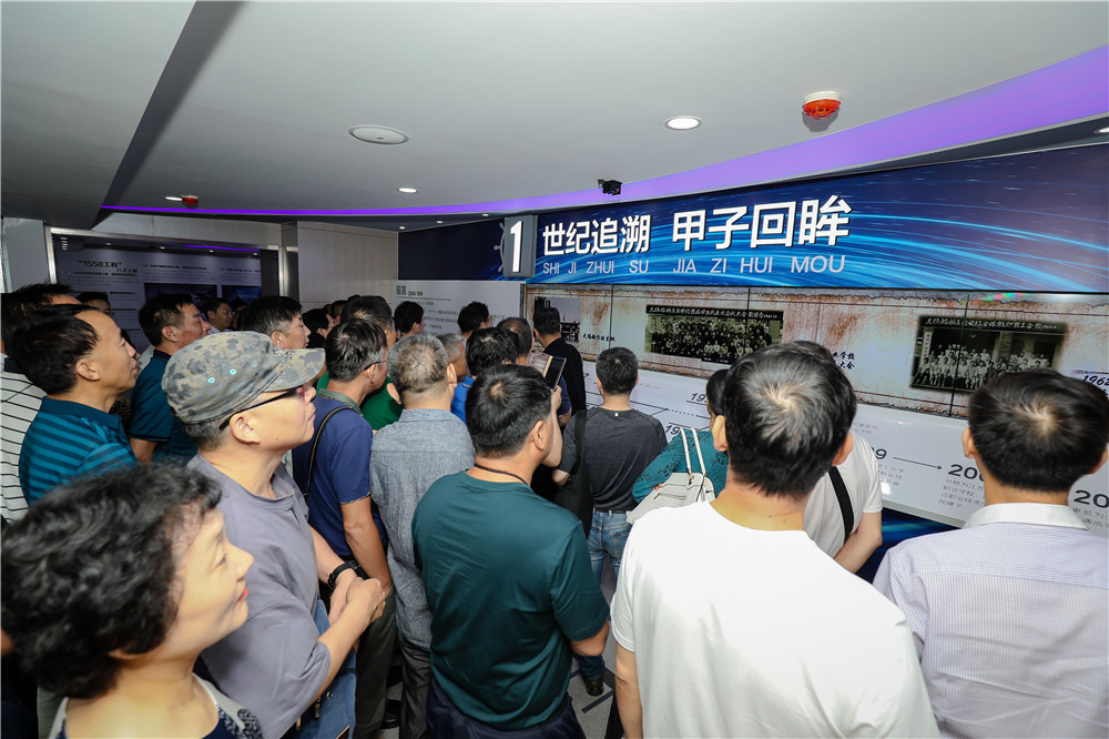 阔别四十载   再叙同窗情          ——记79级同学相知相识40周年活动